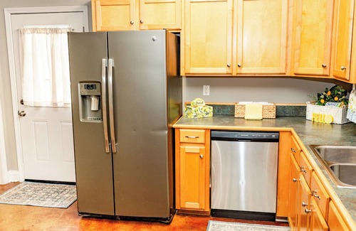 Broussard Casa | Hometown Hideaway Family Retreat King Suite 6 mi to Youngsville Sports Complex