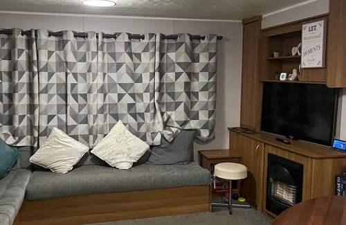 Clacton-on-Sea Casa | Superb 8 berth caravan with free WiFi at Highfield Grange ref 26706WR