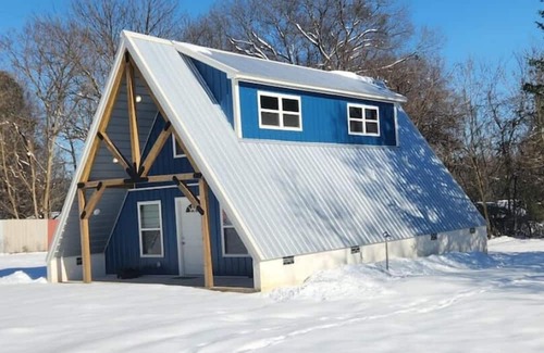 Clarksville Casa | Cedar Grove Rental A-frame