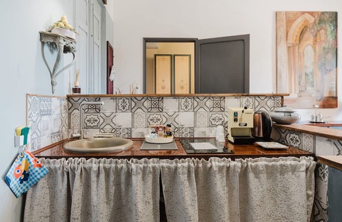 Sambuca di Sicilia Apartamento | Apartment 'Ajman House' with Mountain View, Private Terrace and Air Conditioning