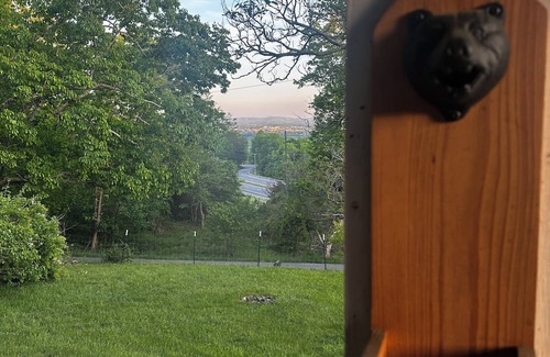 Blacksburg Casa | Mount Mission Getaway w/ view of VT Campus