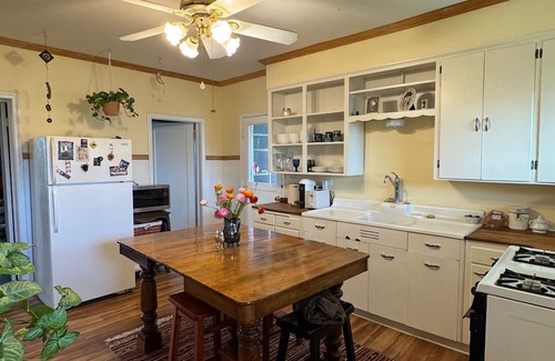 American Fork Casa | Charming 2-bedroom house with AC, WiFi in wonderful American Fork