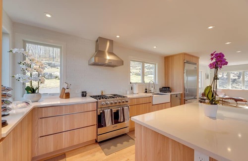 Lake Carmel Casa | Pond Views: Spacious & Quiet Carmel Hamlet Getaway