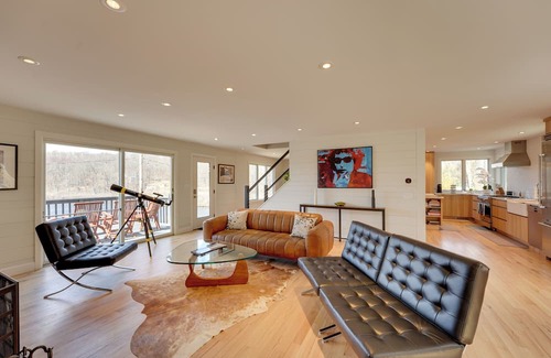 Lake Carmel Casa | Pond Views: Spacious & Quiet Carmel Hamlet Getaway