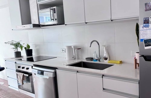 Pocitos Apartamento | Charming 2-bedroom apartment in gorgeous Montevideo with AC, WiFi
