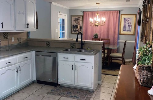 Olive Branch Casa | 6 Bedroom Home w/POOL in Desirable Olive Branch Suburb Near Stateline