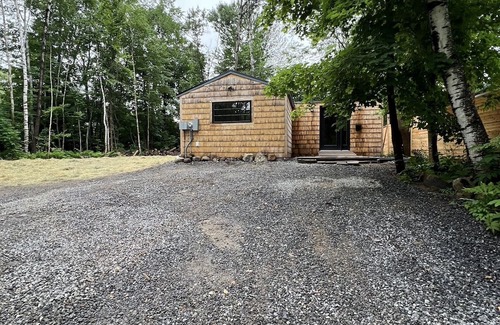 Rumford Casa | Charming 1-bedroom house with WiFi, Fireplace, Wooded Walking Trails