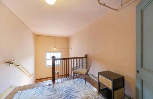 Coral Way Casa | Classic Hotel in Little Havana: King Suite, Free WiFi & Garden Relaxation