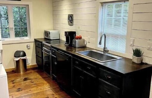 East Falmouth Cabaña | Summer Cottage