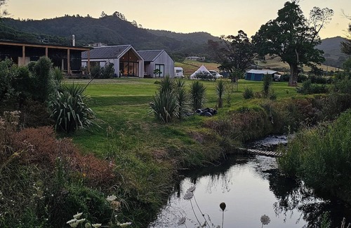 Whangapoua Casa | Awa Coastal Home - Architecturally designed I Whangapoua I New Chums Beach