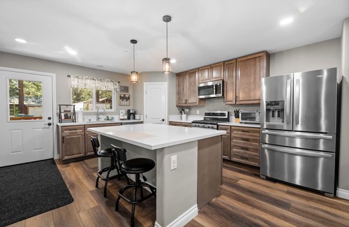 Peter Pan Cabina | Charming 3-bedroom cabin with WiFi, AC in lovely Big Bear