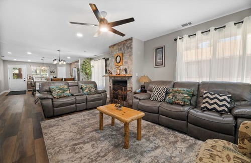 Peter Pan Cabina | Charming 3-bedroom cabin with WiFi, AC in lovely Big Bear