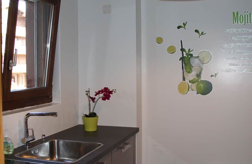 Leysin Apartamento | Comfortable apartment with balcony and view