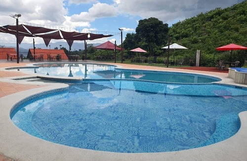 Santa Clara La Laguna Cabina | Entre Cerros
