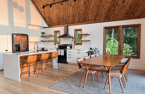Dover Casa | Black Eagle Retreat