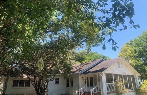 Dade City Casa | Charming 2-bedroom estate with WiFi, AC in delightful Dade City