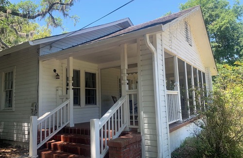 Dade City Casa | Charming 2-bedroom estate with WiFi, AC in delightful Dade City