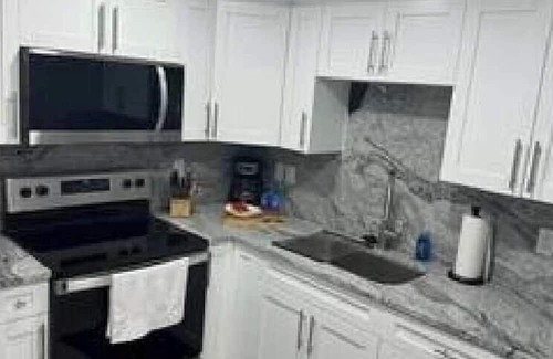 New Port Richey Casa | Open Home Suites 2 bed 1 bath