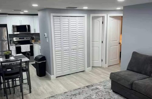 New Port Richey Casa | Open Home Suites 2 bed 1 bath