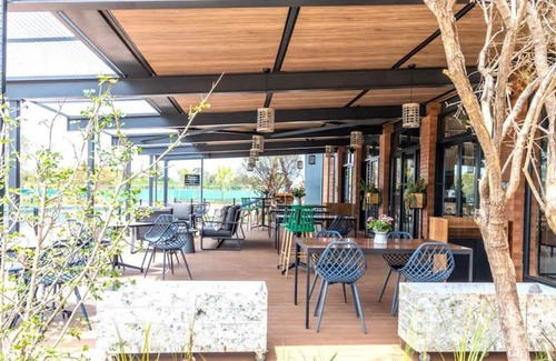 Tshwane Apartamento | StayEase 2BR in Pretoria GreenCreek Lifestyle Estate w/ Lagoon Pool
