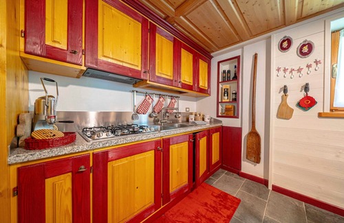 Samolaco Apartamento | Apartment 'Adele' with Mountain View, Private Garden and Balcony