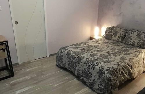 Saint-Barbant Cama Y Desayuno | Charming 1-bedroom bed & breakfast in lovely Val-d'Oire-et-Gartempe with WiFi