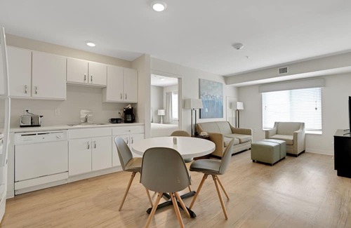 Far North Central Apartamento | Simplicity At the Rim 1308 I Comfy 2 Bed 2 Bath