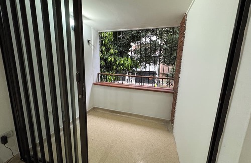 La Castellana Casa | Spacious 5-bedroom house in beautiful in Laureles Medellín with WiFi