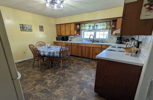 Island City Otro | Sturgeon Creek Farm - farmstay - pet friendly