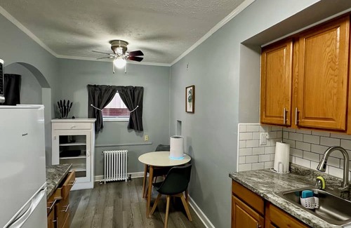 Mount Vernon Apartamento | Amazing Downtown Location! Quiet & Spacious! #B