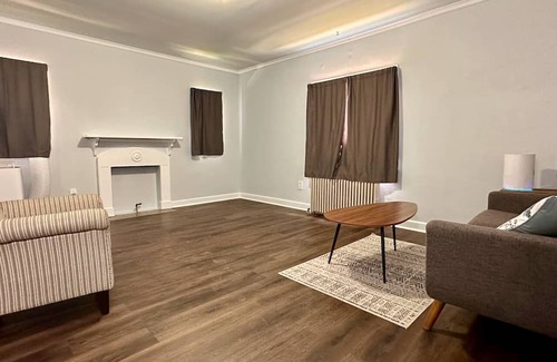 Mount Vernon Apartamento | Amazing Downtown Location! Quiet & Spacious!