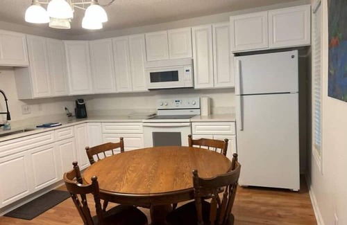 Sullivan's Island Condominio | Beach Condo on Sullivans Island