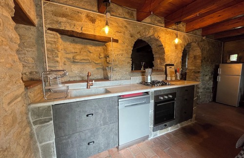 Pontremoli Otro | Charming 4-bedroom farmhouse in enchanting Tuscany close to mountains and sea.