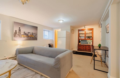 Lakewood-Balmoral Apartamento | Prime Location: Cozy 1BR Near Dining & Shops