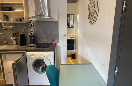 Malzeville Apartamento | Nancy, Superb air-conditioned studio 3 minutes from Place Stanislas, WIFI, fitted kitchen