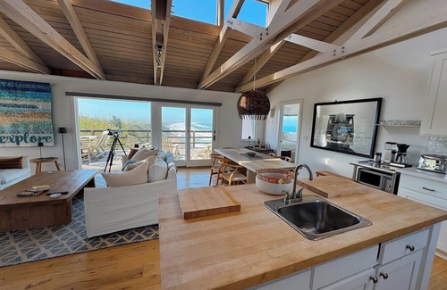 Manchester Casa | Breathtaking Ocean View Mendocino Getaway