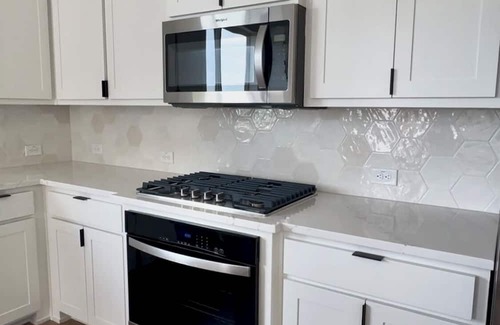 Weston Casa | The Chestnut 3-bedroom house in Celina with AC, WiFi