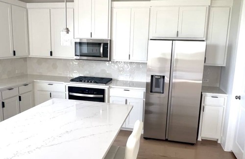 Weston Casa | The Chestnut 3-bedroom house in Celina with AC, WiFi