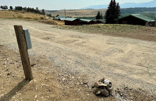 Fishtail Alquiler De RV | Mystic View RV Site - Mountain Views - Pet Friendly