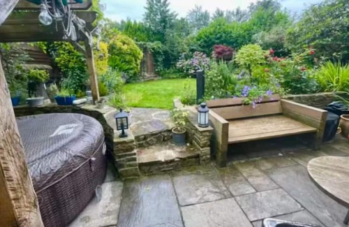 Bury Cabaña | Quaint and Cosy Cottage - Manchester