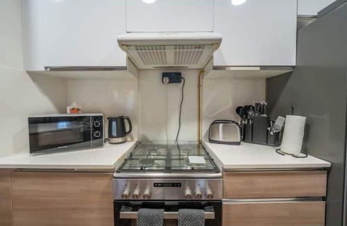 Dubai Production City Condominio | 1BHK Luxury Serviced Apartment - Al Andalus JGE