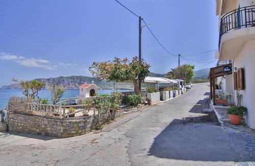 Mochlos Apartamento | The Wave House | Seafront Escape in Peaceful Mochlos