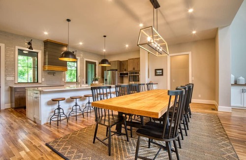 Johnson City Casa | Family House on Watauga River