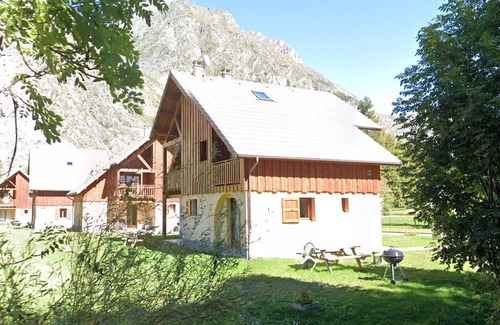 La Chapelle-en-Valgodemard Chalet De Esquí | 6/8 person duplex apartment in a chalet in the heart of the Ecrins mountains