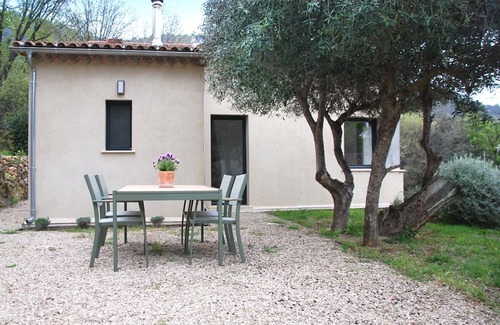 Cabris Apartamento | Duplex with private garden and pool