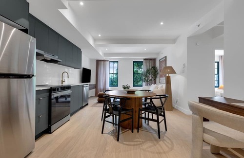 Cite Multimedia Apartamento | Mercer- Old Mtl 2 Beds 2 Baths+ Free parking