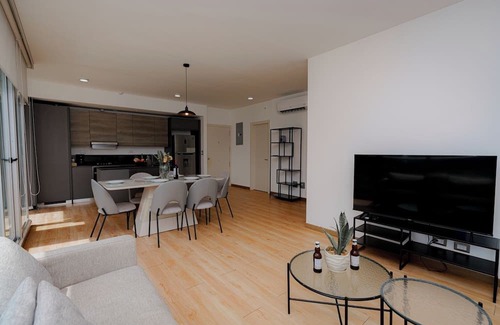 Marbella Apartamento | Luxury 2 bedroom apt free parking and balcony