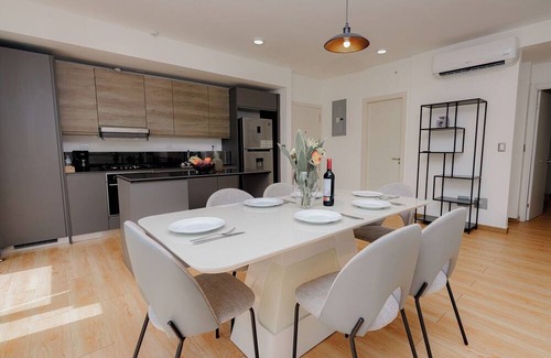 Marbella Apartamento | Luxury 2 bedroom apt free parking and balcony