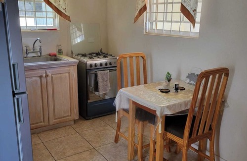 Little Battaleys Apartamento | Nice 1-bedroom apartment in St Peter with WiFi