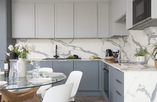 Newquay Apartamento | Apartment 4, Oasis Sands - an apartment that sleeps 6 guests in 3 bedrooms